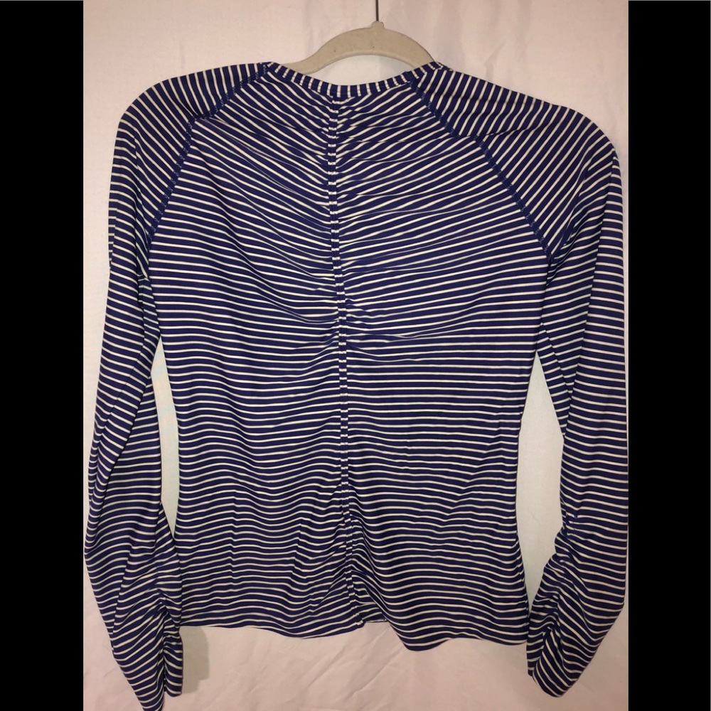 Athleta shell shirt size S